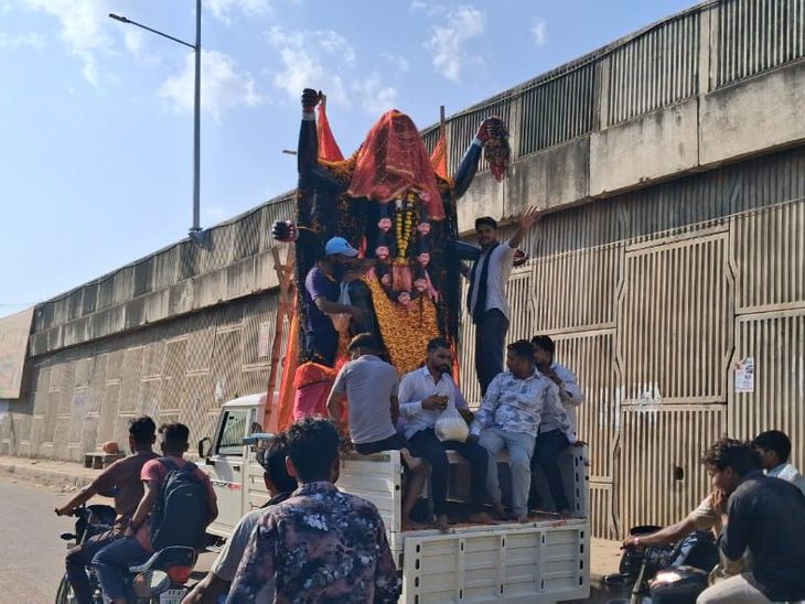 Grand welcome to Goddess Kali in Raksa