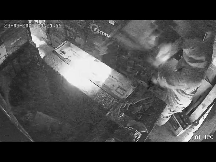 Goods worth Rs 2 lakh including inverter and battery stolen from shop