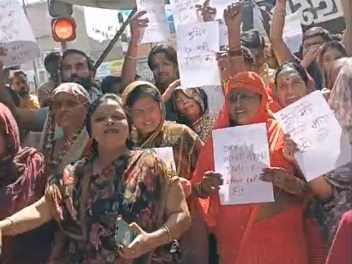Railway crossing closed in Raya, people stage unique protest