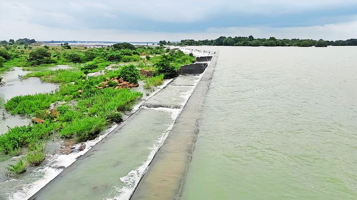 Tandula reservoir overflows again after 5 days of rain, water level ...