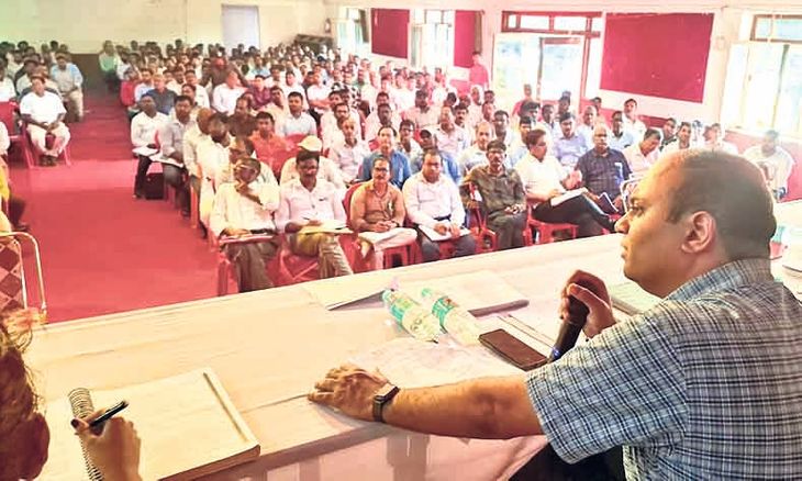 चुनाव लोकतंत्र का पर्व, पारदर्शिता व शांति से संपन्न कराना प्रशासन की जिम्मेदारी है : डीएम – Samastipur News