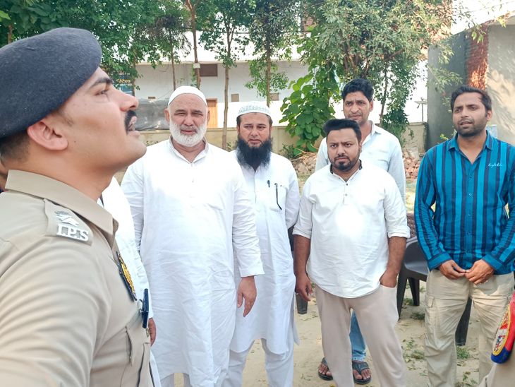 Javed Habib's victims met the SP.
