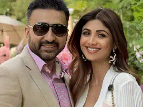 Shilpa did not receive ₹15 crore from Raj Kundra. | ‘शिल्पा को राज कुंद्रा से नहीं मिले ₹15 करोड़’: एक्ट्रेस के वकील बोले– खबरें झूठी हैं, इमेज खराब करने के लिए फैलाई गईं अफवाहें