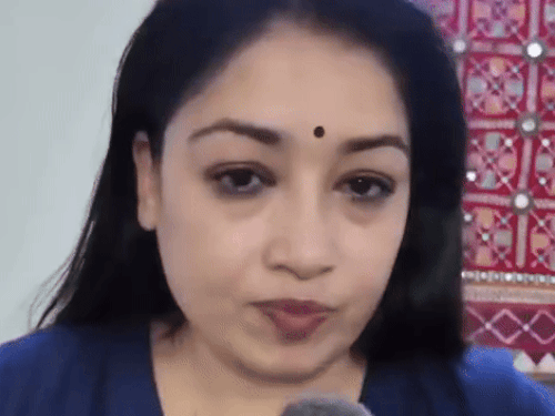 Gurugram Social Media Influencer Shivangi Peshwani Constable Controversy | Haryana News | गुरुग्राम में महिला इन्फ्लुएंसर का पीछा करने वाला कॉन्स्टेबल सस्पेंड: मैसेज भेजा-आपकी उम्र ज्यादा नहीं लगती; महिला बोलीं-SHO ने कहा, दोस्ती ही करना चाह रहा – gurugram News