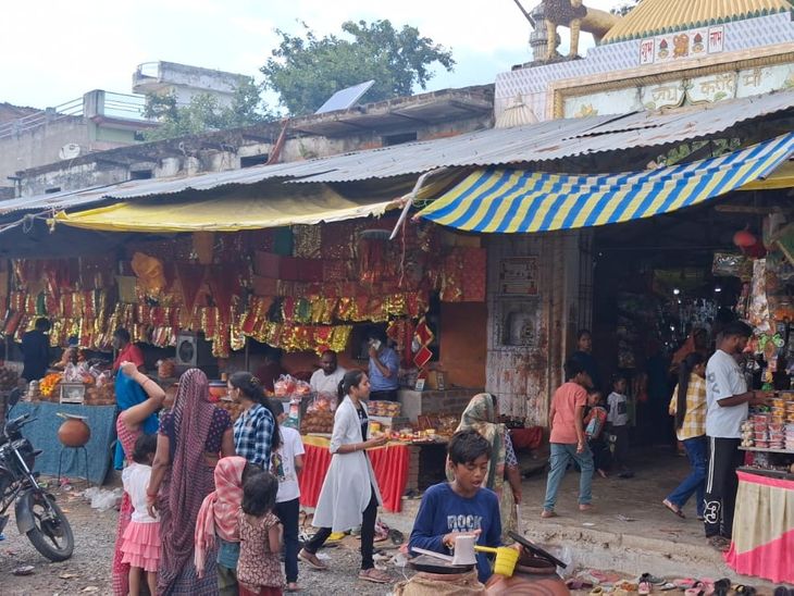 Huge crowd of devotees on Saptami at Karaundi Mata Temple | करौंदी माता ...