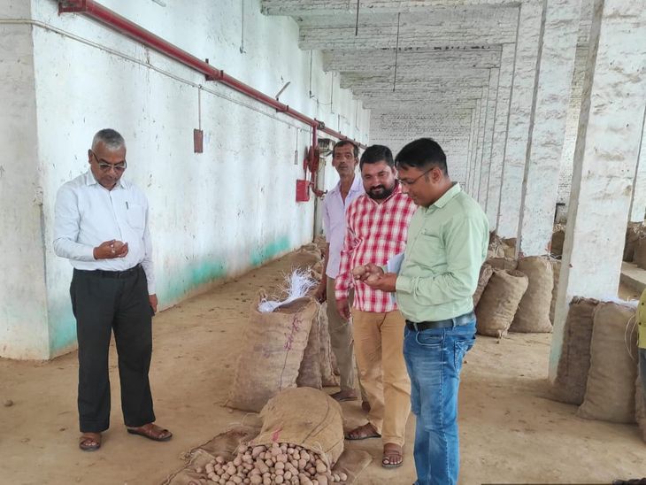 Food safety officials conducted surprise inspection of cold storage