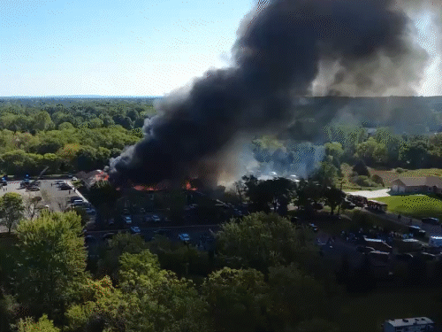 Michigan Church Shooting; Several Injured, Attacker Dead | Fire After Gunfire | अमेरिका के मिशिगन में चर्च में गोलीबारी, कई घायल: हमलावर की मौत; फायरिंग के बाद चर्च में आग लगी