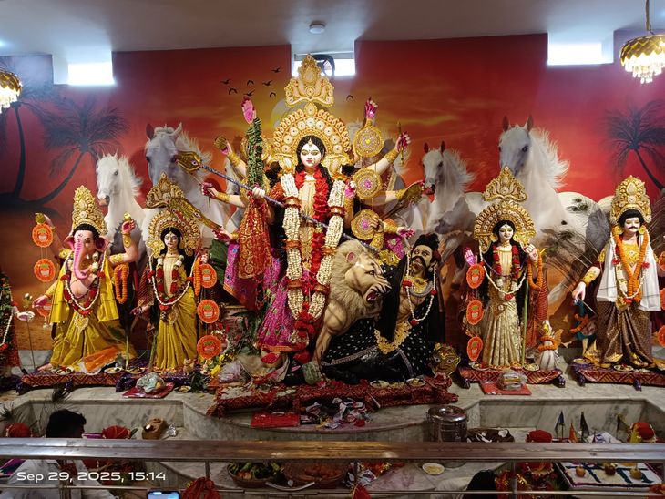 A wave of devotion thronged the pandals of Sati Sthan and Durga Temple ...