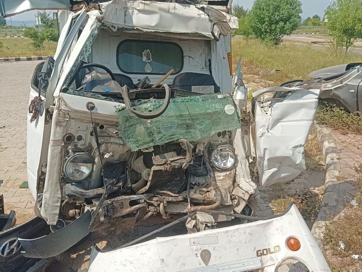 नूंह में एक्सीडेंट में दो की मौत:पिकअप की ट्रक से टक्कर, दिल्ली से राशन लेने गया था, राजस्थान का रहने वाला- INA NEWS