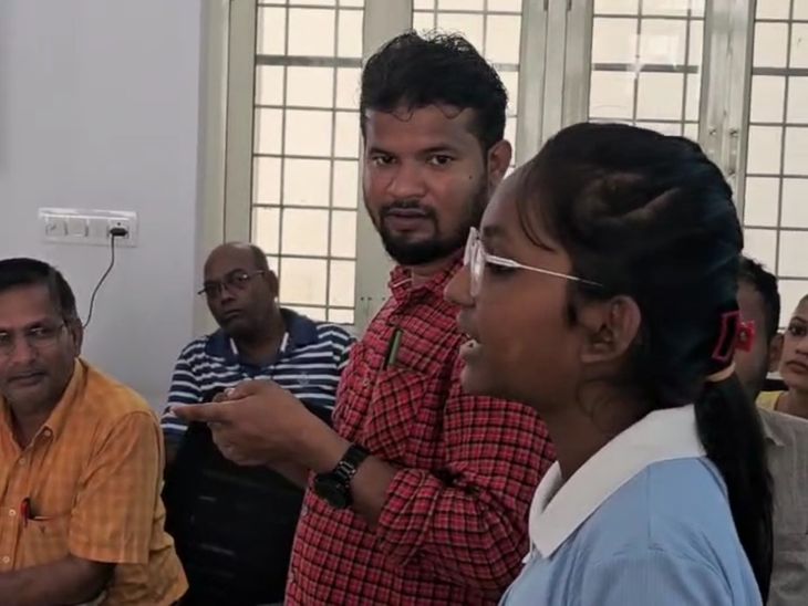 Prayagraj Roadways conductors are learning sign language