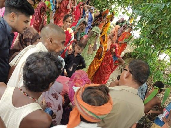 Man dies after being bitten by a poisonous insect in Mau | मऊ में ...