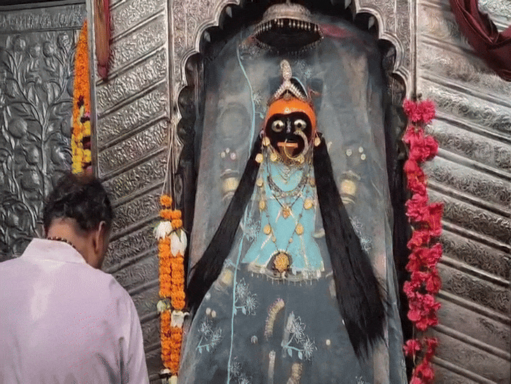Sixteen adornments of the Mother Goddess at Rani Talab Temple in Rewa ...