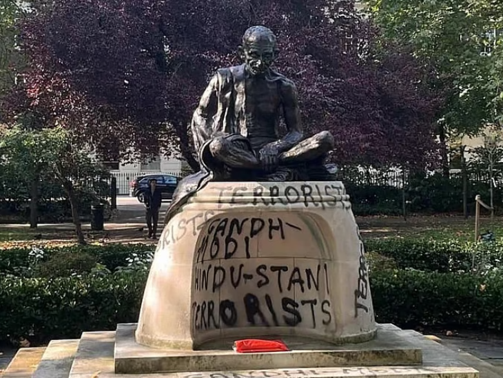 London Gandhi Statue Vandalism: Indian High Commission Condemns Attack on Principles of Non-Violence London Gandhi Statue Vandalism: Indian High Commission Condemns Attack on Principles of Non-Violence