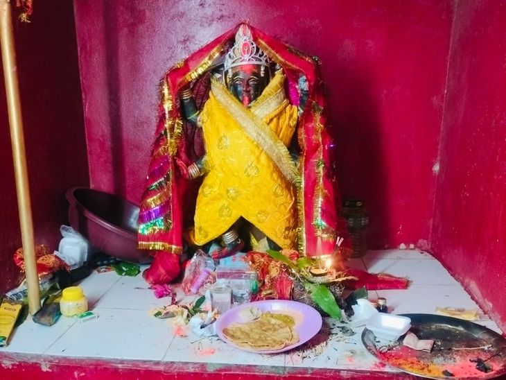 Mass feast at Rampur Kali Mata Temple