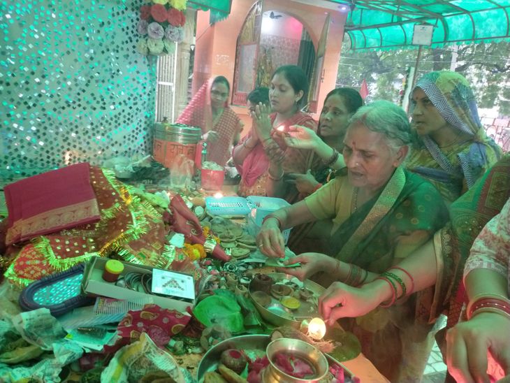 Bilhaur temples thronged with devotees on Durga Navami | बिल्हौर के ...