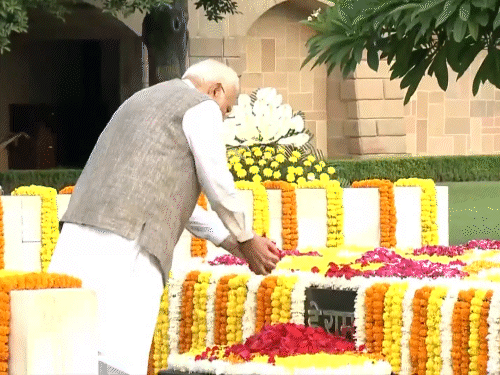 महात्मा गांधी की 156वीं जयंती आज:पीएम मोदी राजघाट पहुंचे, राष्ट्रपिता पर पुष्पांजलि अर्पित की; पूर्व पीएम शास्त्री की भी जयंती आज- INA NEWS