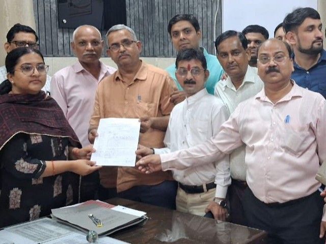 The employees' union said it was difficult to work with SDM Sumit.