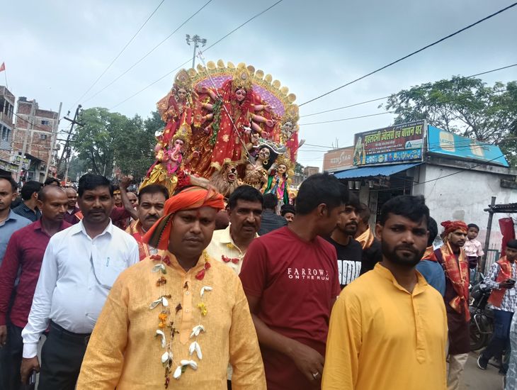 Immersion of the idol of Goddess Durga in Ranka, devotees took ...