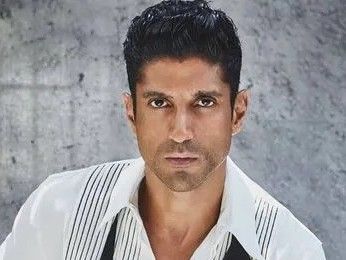 Farhan Akhtar driver accused of Rs 12 lakh fuel card fraud in Mumbai | फरहान अख्तर के साथ 12 लाख रुपए की धोखाधड़ी: एक्टर के कार्ड का मिसयूज कर ड्राइवर ने निकाले पैसे, मुंबई पुलिस ने किया गिरफ्तार