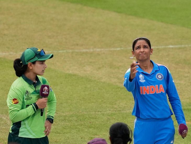 IND vs PAK Toss Controversy: Umpire Mistake Costs India Toss in Women’s World Cup | मैच रेफरी की गलती से भारत टॉस हारा: विमेंस वर्ल्ड कप मैच में पाकिस्तानी कप्तान ने टेल्स कहा, सिक्का हेड्स गिरा