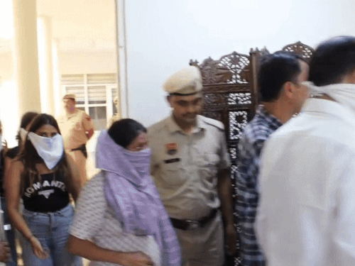 सोनीपत के युवक से प्यार, धोखा, फिर ब्लैकमेलिंग:शादी तय होने पर युवती ने रेप केस की धमकी देकर 40 लाख मांगे; 9 गिरफ्तार- INA NEWS