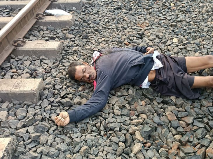 Middle-aged cancer patient dies after being hit by train in Ashoknagar Middle-aged cancer patient dies after being hit by train in Ashoknagar