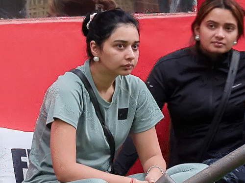 BB 19 Neelam and Tanya mittal get angry over Malti Chahar entry | BB 19, मालती चाहर की एंट्री पर नीलम-तान्या भड़कीं: बोलीं- ग्रुप में हमारी जगह लेना चाहती है, नीलम ने कहा- मन किया दो चांटे मारूं