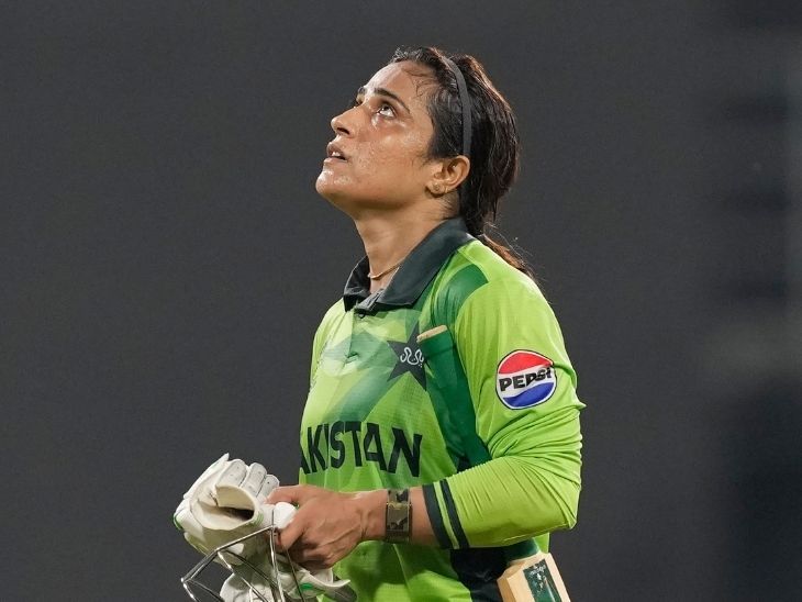 Pakistan Vs India WC 2025; Sidra Amin | ICC Demerit Point | ICC ने पाकिस्तानी बैटर सिद्रा अमीन को डिमेरिट पॉइंट दिया: फटकार भी लगाई; भारत के खिलाफ आउट होने के बाद क्रीज पर बैट पटका था