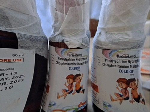 Cough Syrup Death Tragedy; Jaipur Chhindwara Child Death | CBI | कफ सिरप से 23 बच्चों की मौत-CBI जांच की मांग: 5 राज्यों में कोल्ड्रिफ सिरप बैन, तमिलनाडु सरकार का दवा कंपनी को नोटिस