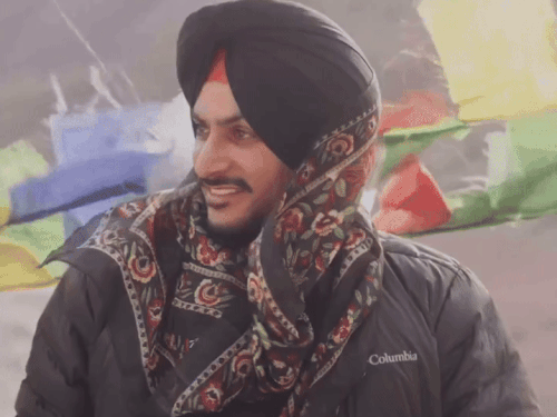 Punjabi Singer Rajvir Jawanda Funeral Video Update Bike Accident| Punjab News | पंजाबी सिंगर राजवीर जवंदा का अंतिम संस्कार आज: लुधियाना के पैतृक गांव में होगा; 35 साल की उम्र में निधन हुआ, पत्नी, बेटा-बेटी छोड़ गए – Ludhiana News