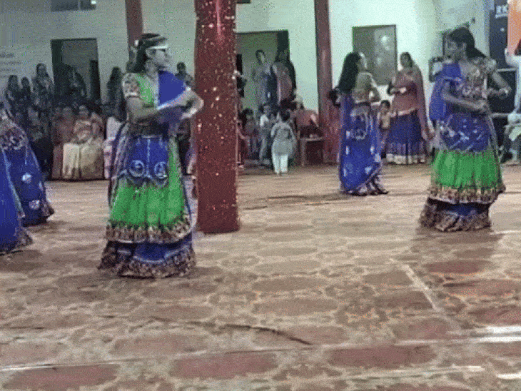 Garba Raas was performed in Nimadi language for the first time in ...