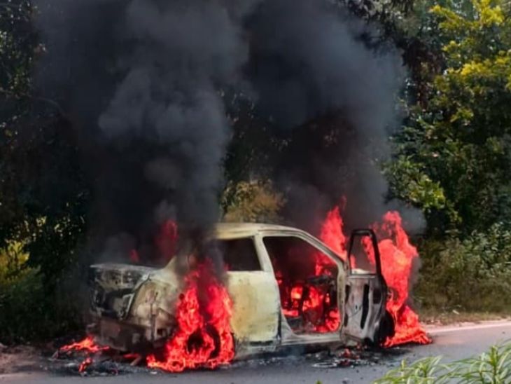 A moving taxi car caught fire in Jaipur | जयपुर में चलती टैक्सी कार में ...