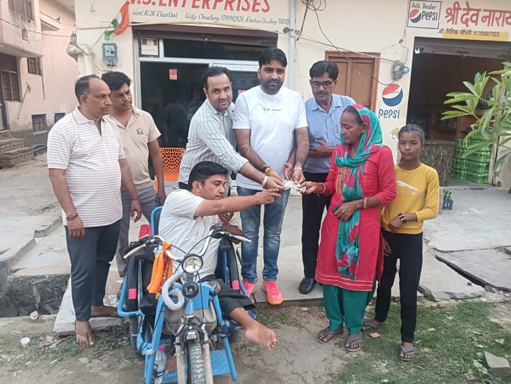 खैरथल में बेटियों की शादी के लिए दी आर्थिक मदद:  सामाजिक सहयोग रोटी बैंक ने सौंपी रकम, भामाशाहों से आगे आने की अपील – Khairthal-Tijara News