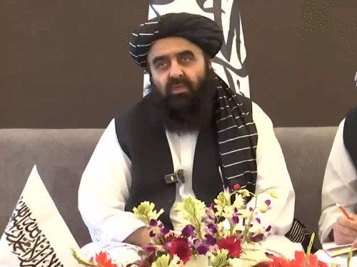 Taliban Minister Female Journalist Controversy | Amir Khan Muttaqi | अफगान विदेशमंत्री की प्रेस-कॉन्फ्रेंस, महिला पत्रकार पहली लाइन में बैठीं: मुत्तकी बोले- पिछली बार समय कम था, इसलिए सबको नहीं बुलाया