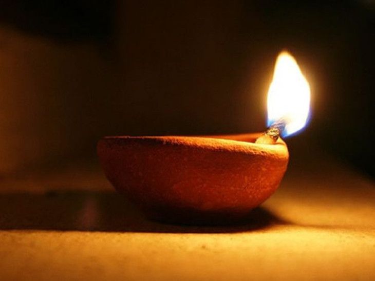 दीपावली पर पूजा: क्या खंडित दीपक का उपयोग वर्जित है? जानें धार्मिक महत्व Kartik Month Deepdan Diwali Festival news image
