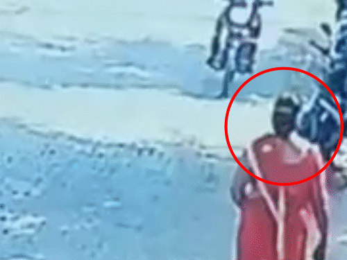 Woman's chain snatched in Agra, accused arrested