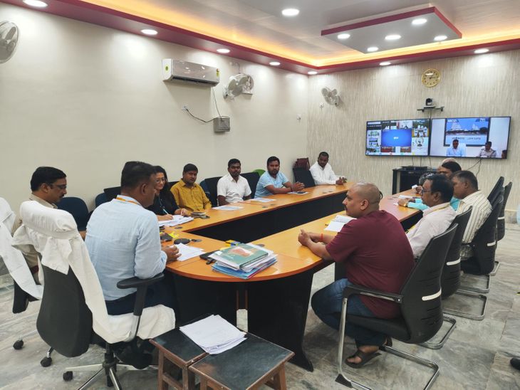 लखीसराय DM ने प्रेस मालिकों संग की बैठक:  विधानसभा चुनाव 2025 के लिए जारी गाइडलाइन पालन करने के निर्देश – Lakhisarai News