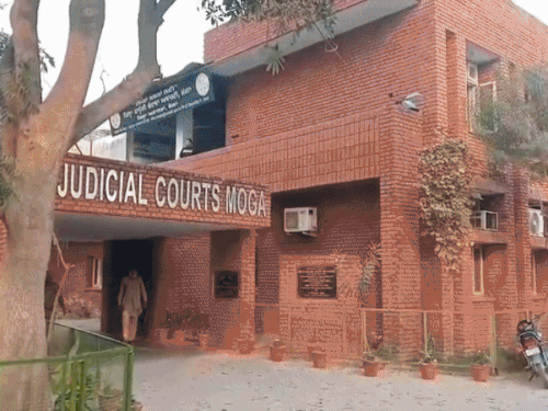 इंस्पेक्टर अर्शदीप कौर ग्रेवाल ने किया सरेंडर:  5 लाख रुपए के एवज में तस्करों को छोड़ा था, 9 महीने से थी फरार – Ludhiana News