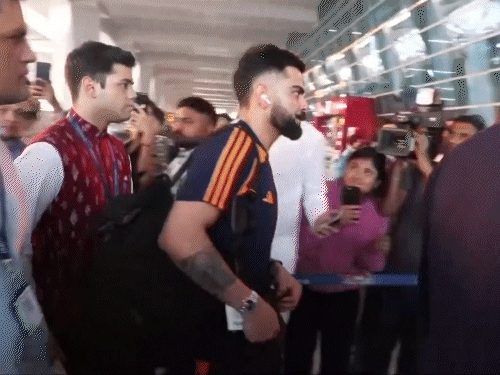 Virat Kohli Rohit Sharma; IND Vs AUS Squad Delhi Airport Photos | Pat Cummins | रोहित-कोहली भारतीय टीम के साथ ऑस्ट्रेलिया रवाना: कमिंस बोले- हमारे फैंस के पास दोनों को खेलते देखने का शायद आखिरी मौका