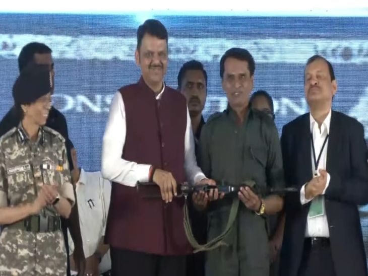 CM फडणवीस के सामने भूपति समेत 61 नक्सलियों का सरेंडर:  छत्तीसगढ़ में डेढ़ करोड़ का इनामी था भूपति; सुकमा में 27 नक्सलियों ने छोड़ा हथियार – Chhattisgarh News