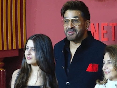 Rajat Bedi says daughter Vera is ‘overwhelmed, scared’ after comparisons with Kareena Kapoor, Aishwarya Rai | करीना-ऐश्वर्या से तुलना पर रजत बेदी की बेटी डरीं: एक्टर बोले- लोग उसकी AI इमेज बना कर बकवास बातें लिख रहे, ये गलत है