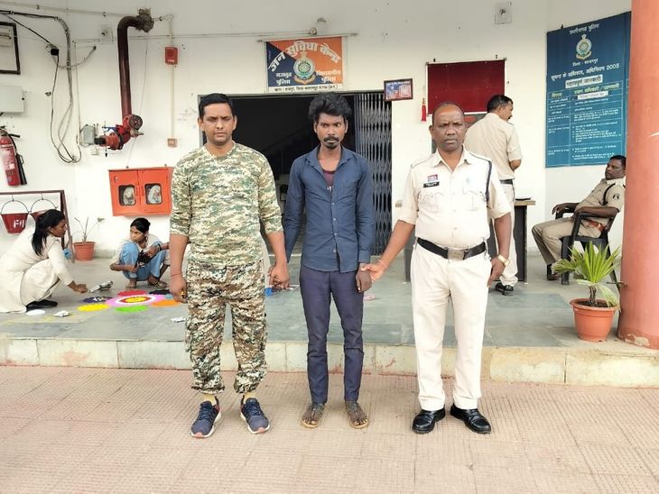 दीपावली की रात इन्वर्टर चोरी:  पटाखे फोड़ने गए थे घरवाले, लौटे तो इन्वर्टर गायब मिला, राजपुर में आरोपी गिरफ्तार – Balrampur (Ramanujganj) News