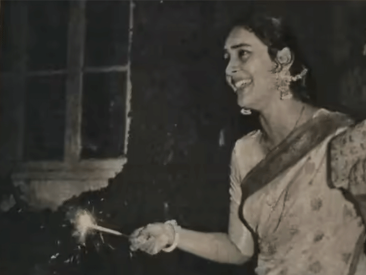 unseen pictures of amitabh bachchan, dilip kumar and Raj Kapoor diwali celebration | दिवाली पर राज कपूर करीबियों को देते थे कीमती तोहफे: देखिए अमिताभ बच्चन, नूतन और दिलीप कुमार समेत सेलेब्स की दिवाली सेलिब्रेशन की 10 अनदेखी तस्वीरें