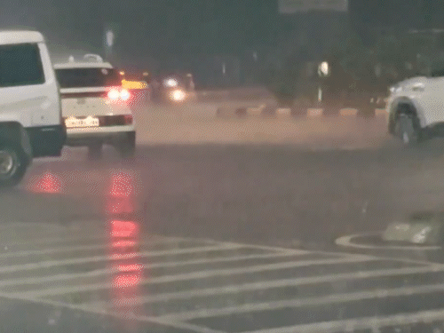 तमिलनाडु समेत दक्षिण भारत के 3 राज्यों में भारी बारिश:  चेन्नई एयरपोर्ट के रनवे पर पानी भरा, बाढ़ जैसे हालात; 6 जिलों में ऑरेंज अलर्ट