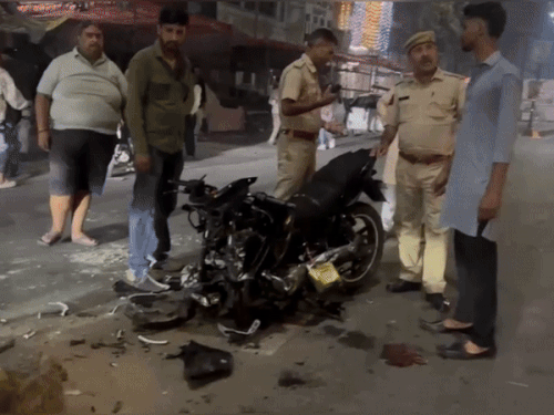 Bike collides with divider in Ajmer, 1 dead
