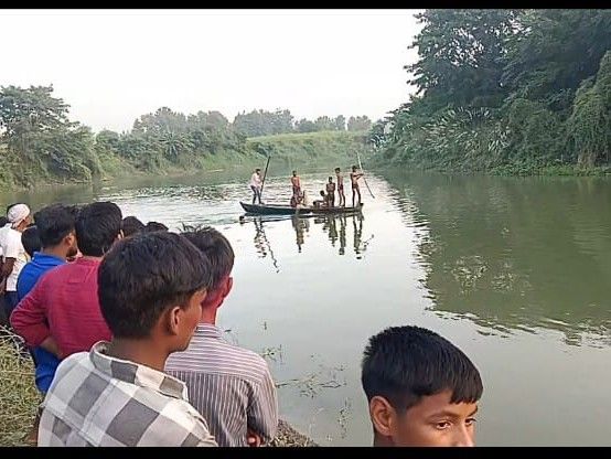 A young man drowned in the river during idol immersion in Deoria.