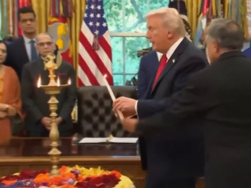 ट्रम्प ने व्हाइट हाउस में मनाई दिवाली:  पीएम मोदी को फोन कर बधाई दी; उन्हें महान व्यक्ति और अच्छा दोस्त बताया