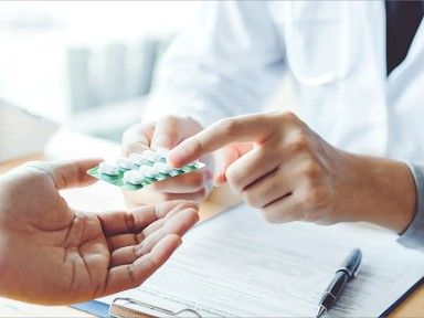 Preparations for drug testing in every district of Madhya Pradesh | मध्यप्रदेश में हर जिले में दवाओं की जांच की तैयारी: 211 करोड़ का प्रस्ताव केंद्र को भेजा; जहरीले सिरप से 26 बच्चों की मौत हुई थी