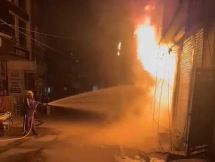 Massive Fire in Pithoragarh Garments Shop | Fire Brigade Controls Blaze ...