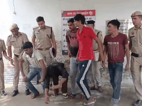 नूंह पुलिस ने अरेस्ट किए 5 साइबर ठग:  सोने की नकली ईंट बेचने का झांसा दिया, मुंबई और तेलंगाना के लोगों को ठगा – Nuh News